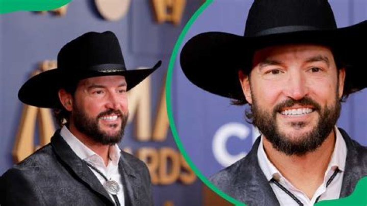 Is Tennessee Head Coach Tony Vitello Married With A Wife? His SEC Awards Ceremony Pictures Tell A Story