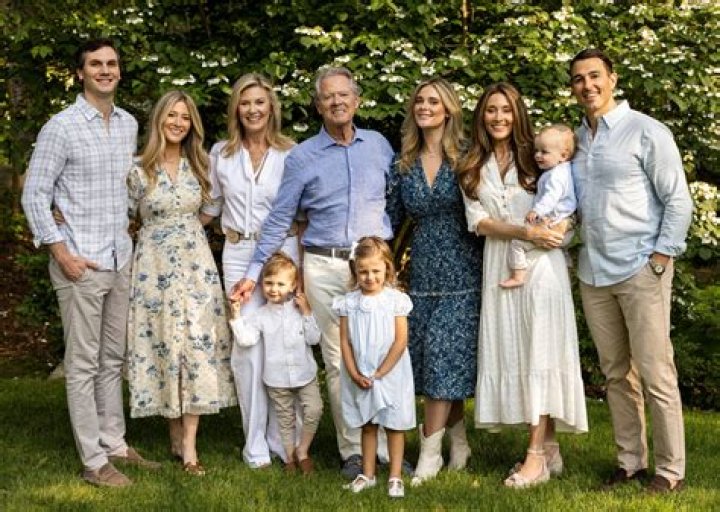 Is Terri Gowdy Married? Meet The News Personality Wife Terri Gowdy & Family