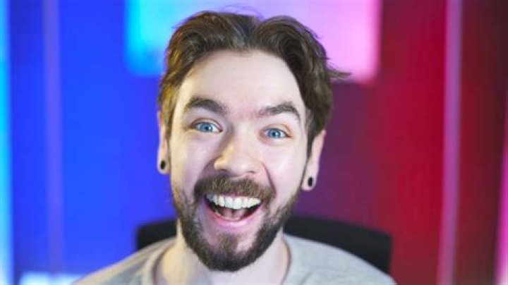 Jacksepticeye Net Worth, Girlfriend, Height. How Tall Is He?