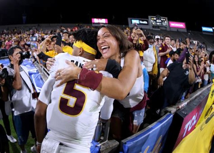 Jayden Daniels Age, Wiki, Biography, Wife, Children, Salary, Net Worth, Parents