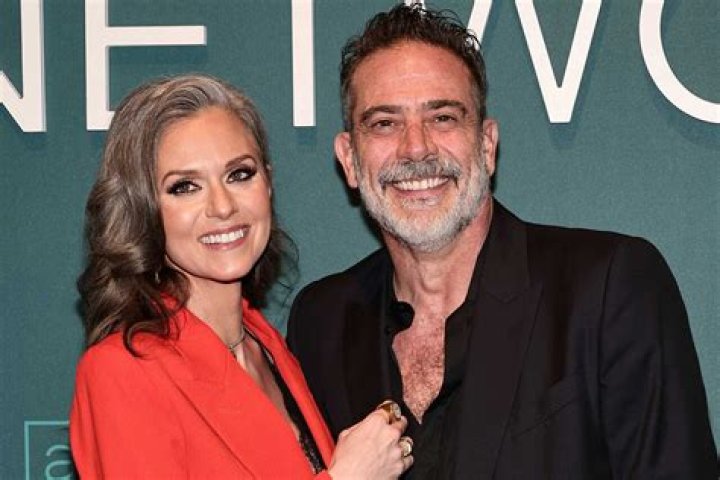 Jeffrey Dean Morgan: Wife, net worth, tattoos, smoking & body facts