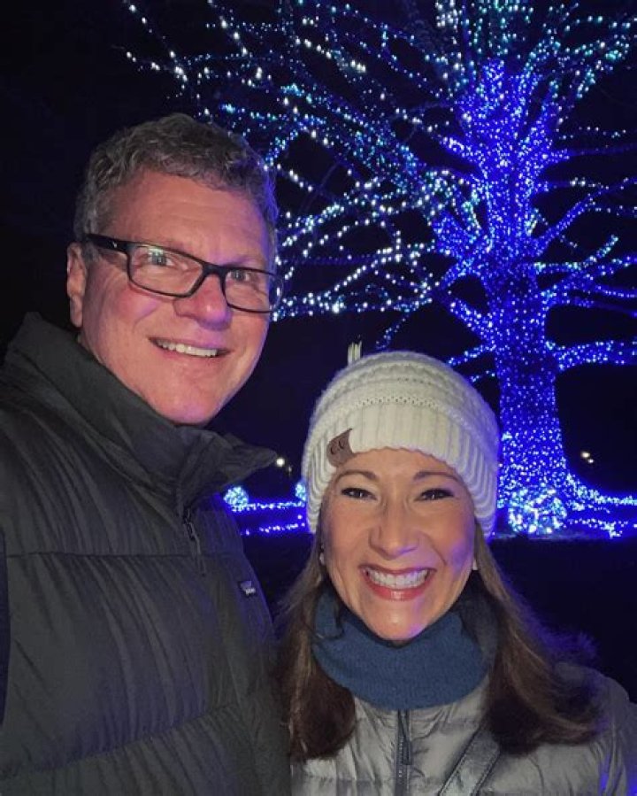 Jennie Runevitch Bio, Age, Husband, WTHR, Award, Salary, Net Worth