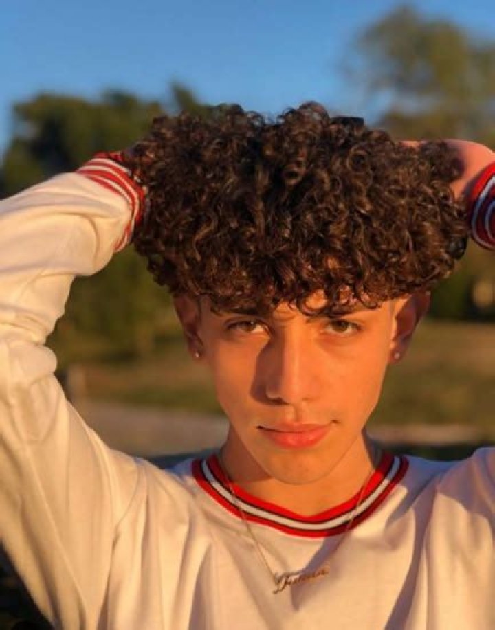 Julian Barboza Tik Tok Age, Height, Birthday, Girlfriend, Wiki, Hair How Tall/Old