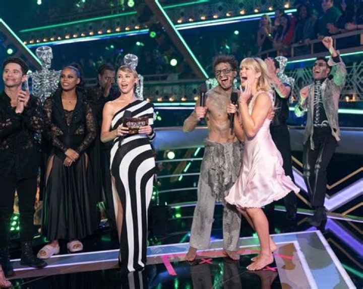 Karen Byrne (DWTS) Wiki, Age, Boyfriend, Dance, Partner, Height, Net Worth, Instagram