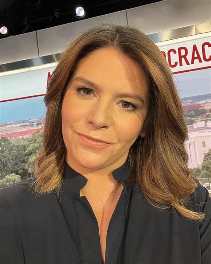Kasie Hunt (Journalist) Wiki, Bio, Age, Height, Weight, Net Worth, Salary, Husband, Career, Early Life, Facts