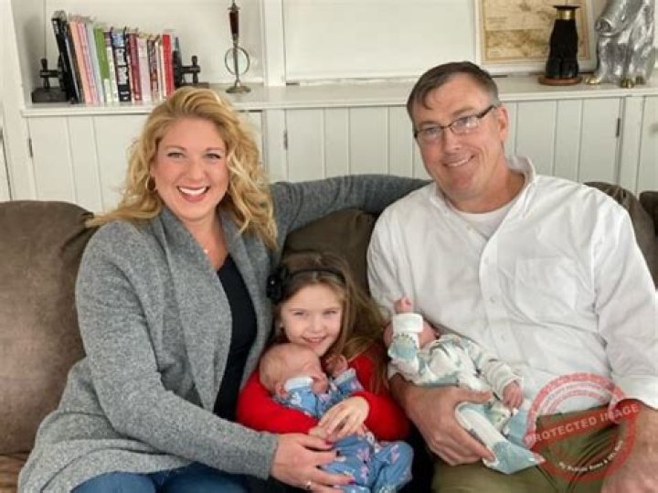 Kim Lemon Bio, Wiki, Age, Height, Family, Husband, Children, WGAL, Salary and Net Worth