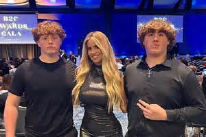 Kim Zolciak-Biermann’s 20-Year-Old Daughter Ariana Arrested on Suspicion of DUI, Denies Allegations