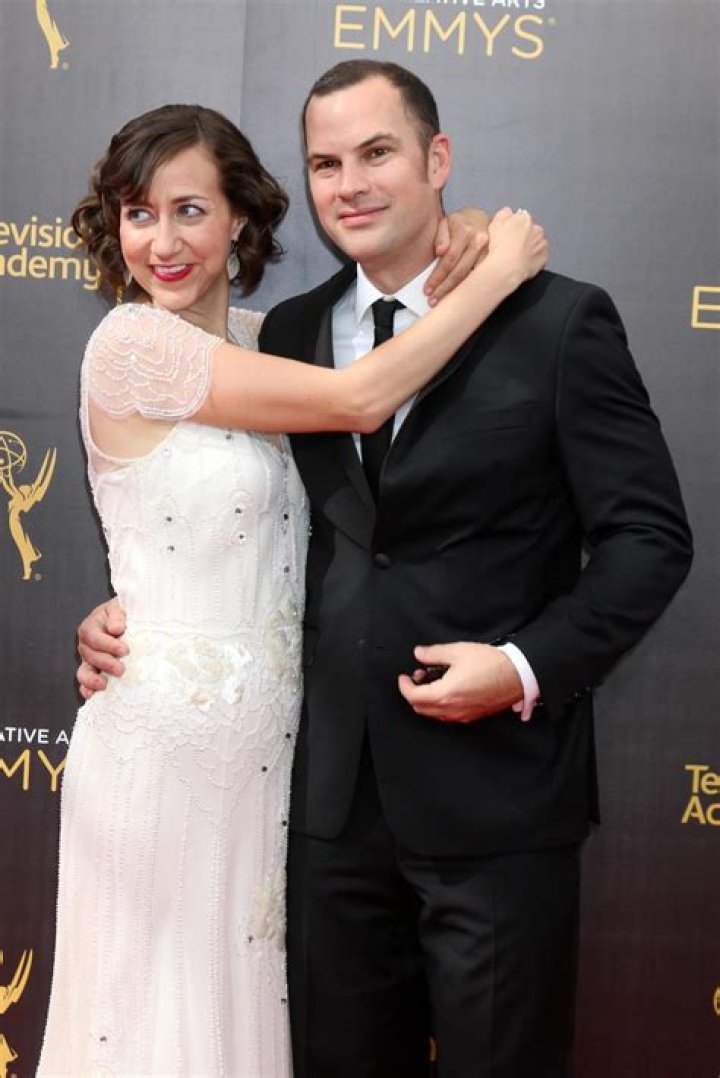 Kristen Schaal: Husband, net worth, tattoos, smoking & body measurements