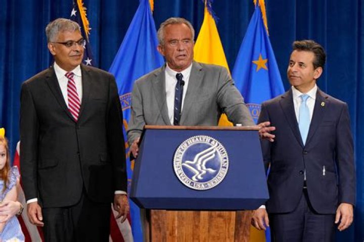 Lauren Boebert Approval Rating, Height, Twitter, Staff, Committees