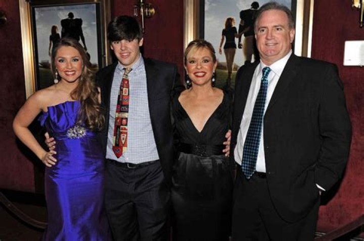 Leigh Anne Tuohy Biography, Age, Husband, Son, Daughter, Wiki, Net Worth, Michael Oher And Sean Tuohy