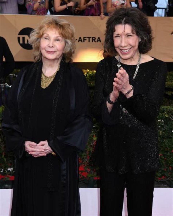 Lily Tomlin Siblings: Meet Lily Tomlin’s Brother Richard Tomlin