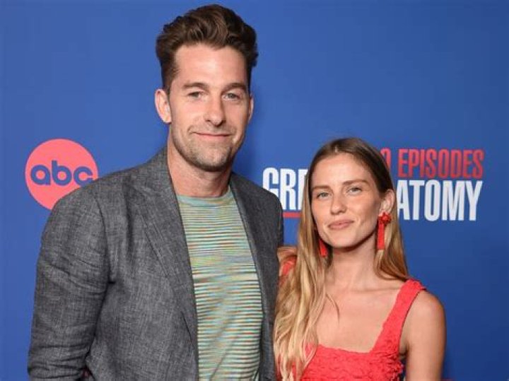 Lindsay Rae Hofmann Age: How Old Is Scott Speedman Girlfriend?