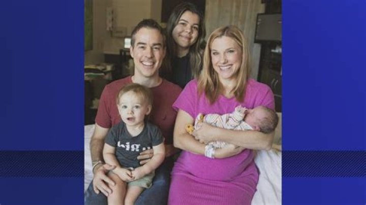 Lindsay Riley Bio, Age, Height, Family, Husband, Phoenix, Net worth, Salary, 12 News
