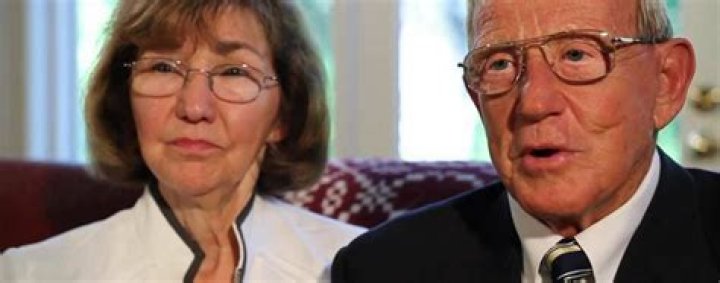 Lou Holtz wife, age, children, wiki, biography, net worth facts to know