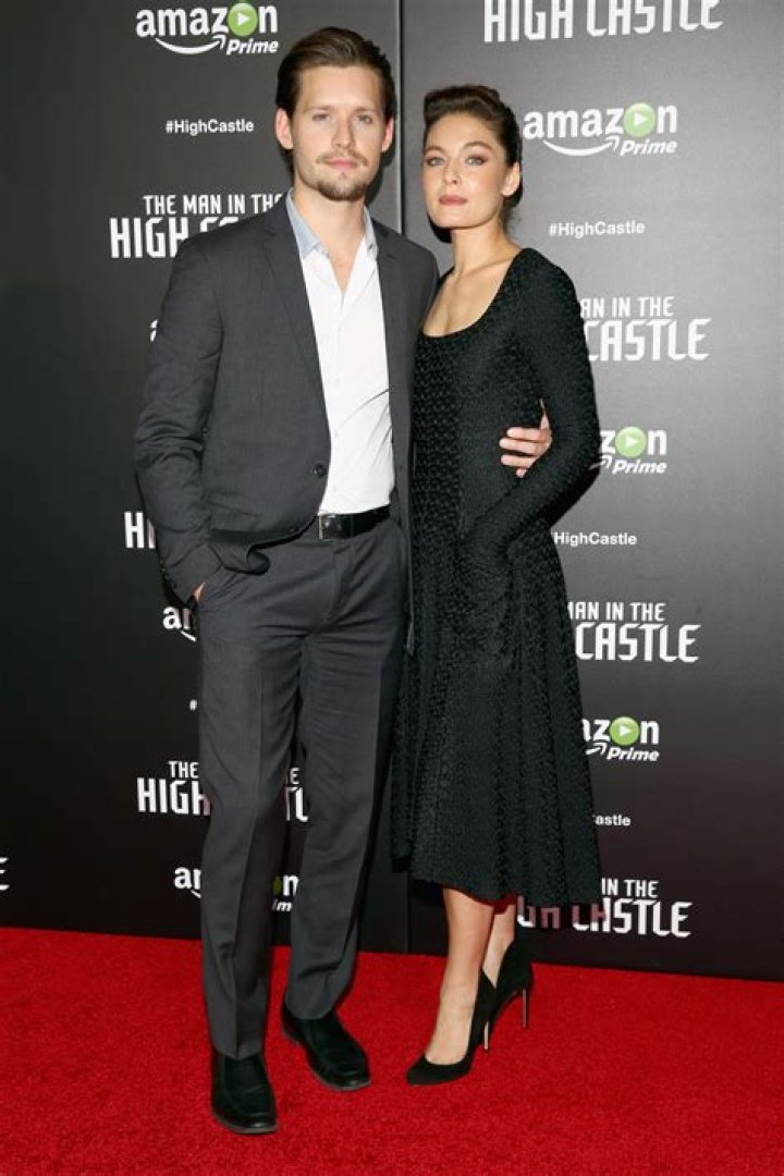 Luke Kleintank Bio, Height, Gay, Girlfriend, Dating, Net Worth