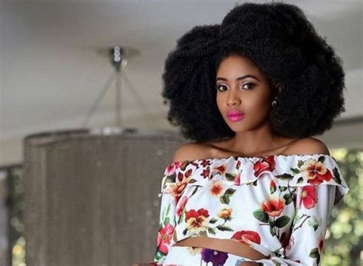 Lunathi Mampofu – Biography, Age, Career & Net Worth