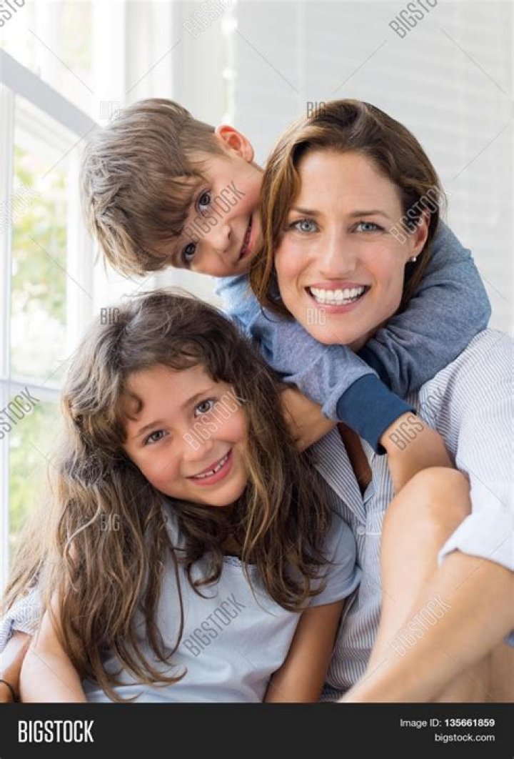 Madchen Amick And David Alexis Has A Family Of Four With A Son And A Daughter