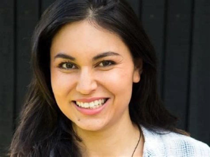 MasterChef NZ: Are Nadia Lim Parents Still Alive? Meet Father Ken And Mother Julie – Family Ethnicity