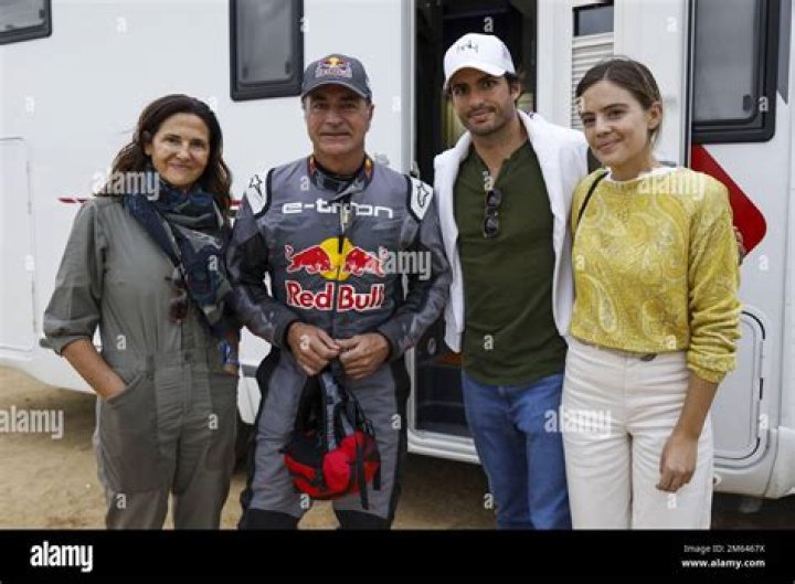 Meet Carlos Sainz Jr.’s Parents Carlos Sainz Sr. And Reyes Vázquez de Castro