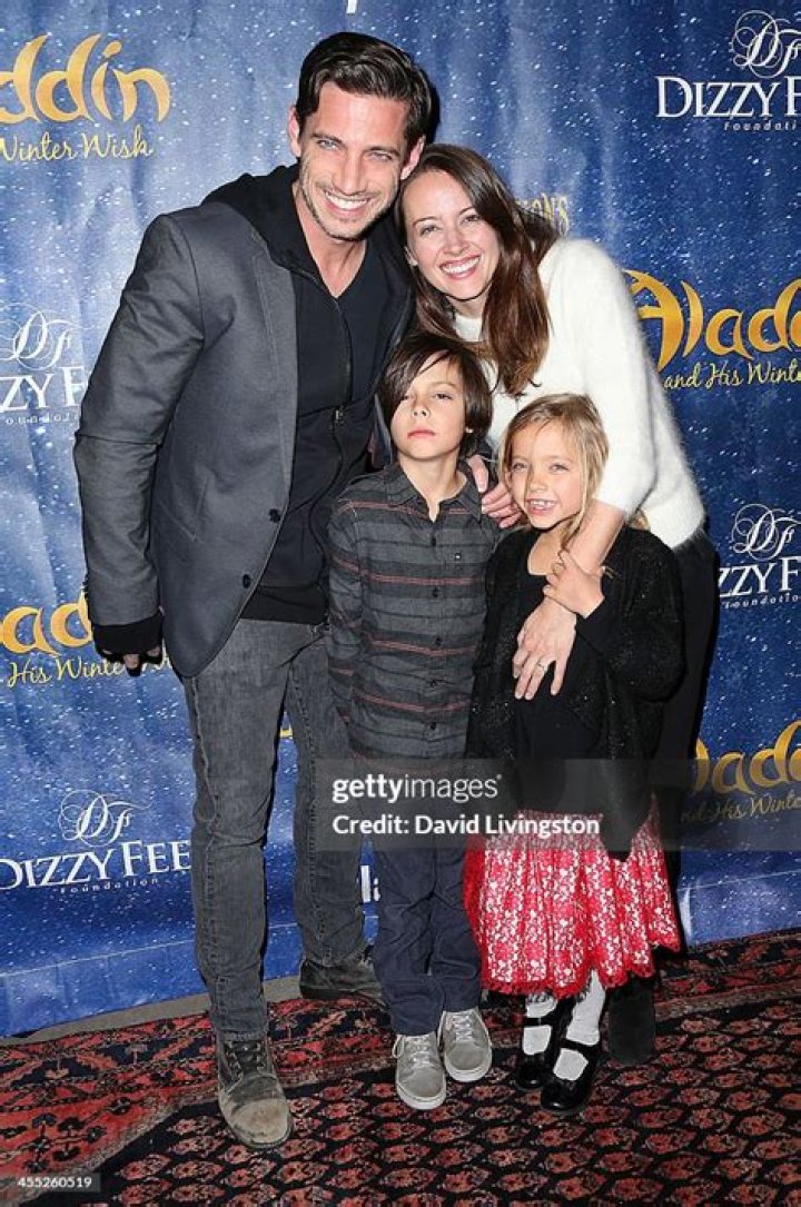 Meet James Carpinello Wife Amy Acker; Age Kids & Net Worth