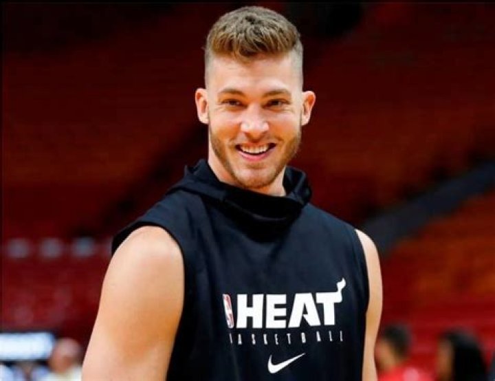 Meyers Leonard Biography, Age, Height, Family, Wife, Basketball, Miami Heat, Illinois, Portland Trail Blazers, Contract, Faze and Net Worth