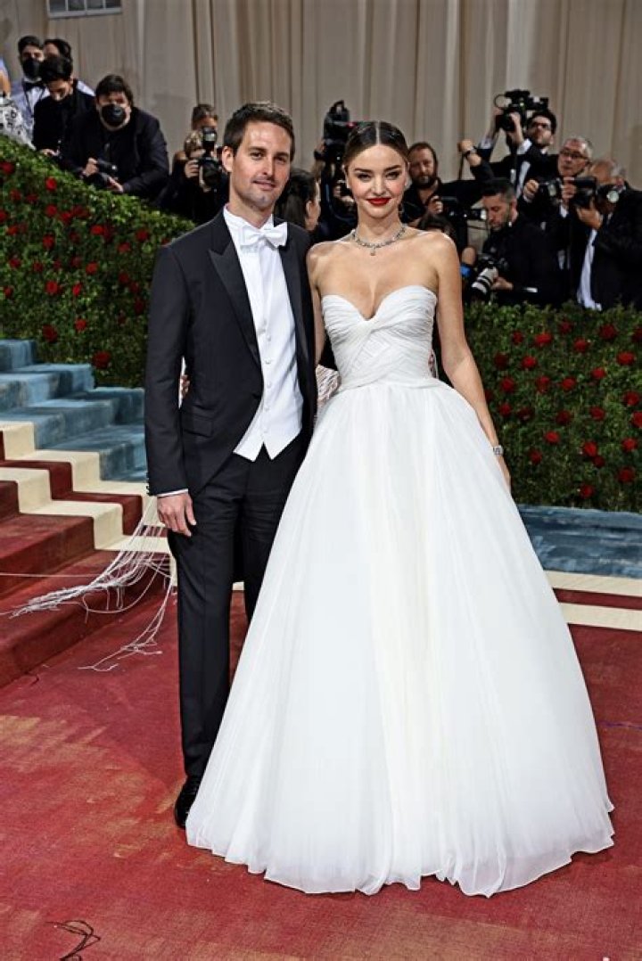 Miranda Kerr’s Net Worth, Age, Height, Weight, Husband, Kids, Bio-Wiki