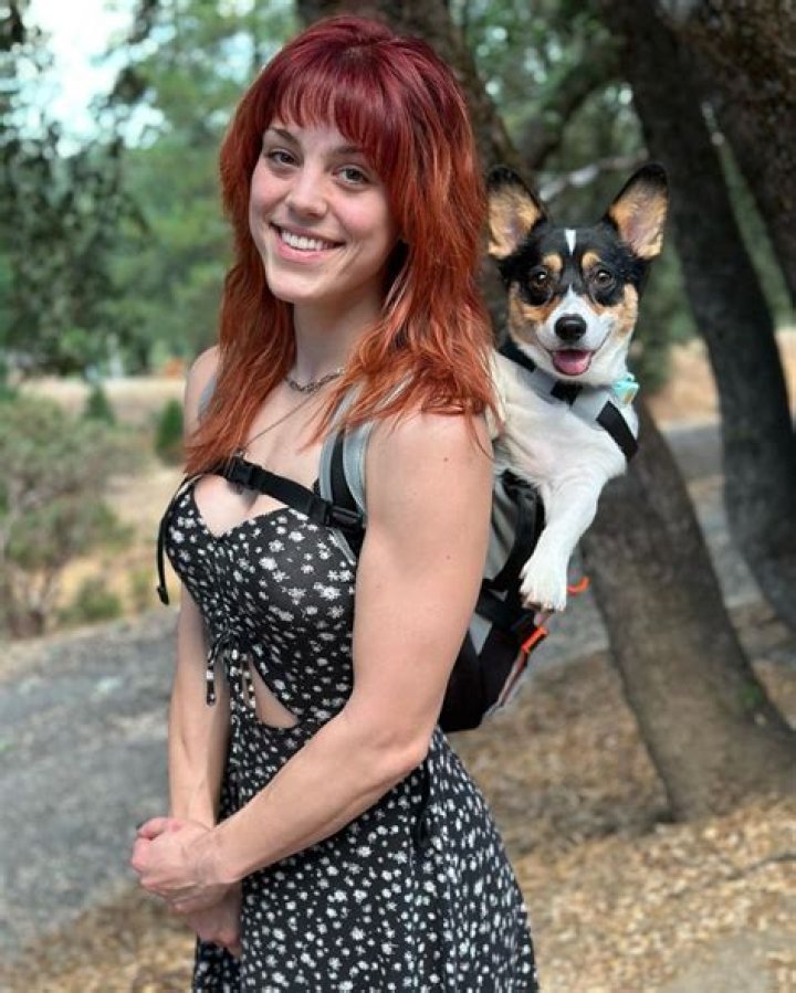 Molly Stewart Height, Weight, Net Worth, Age, Birthday, Wikipedia, Who, Nationality, Biography