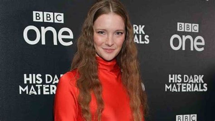 Morfydd Clark Biography: Age, Height, Net Worth, Boyfriend, Movies, Husband, TV Shows, Instagram