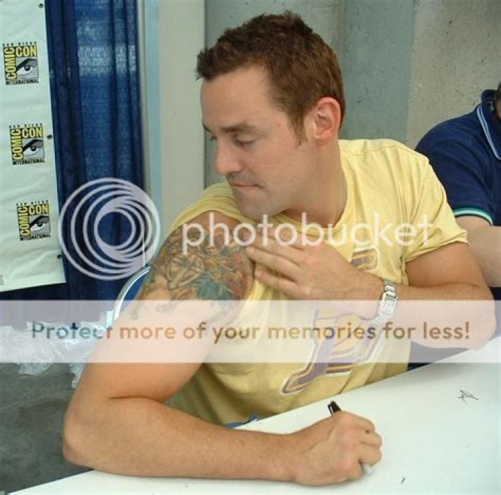 Noah Munck: dating, net worth, tattoos, smoking & body facts