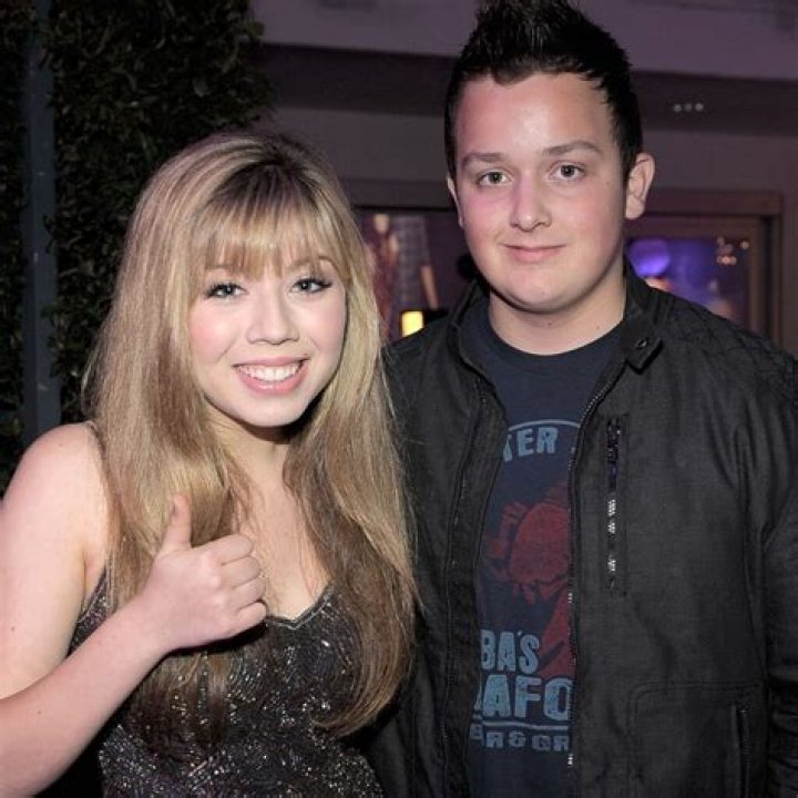 Noah Munck’s Net Worth, Age, Height, Weight, Girlfriend, Dating,Bio-Wiki