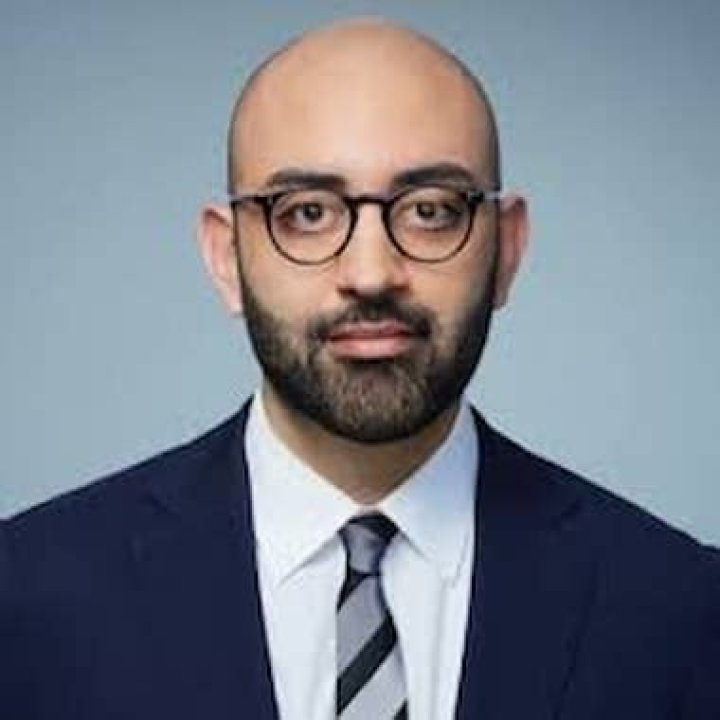 Oliver Darcy Bio, Wiki, Age, Height, Wife, Family, Family, CNN, Salary and Net Worth.