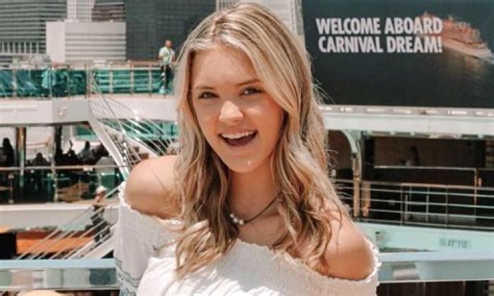 Paige Mackenzie (TikTok Star) Bio, Wiki, Age, Family, Boyfriend, Facts