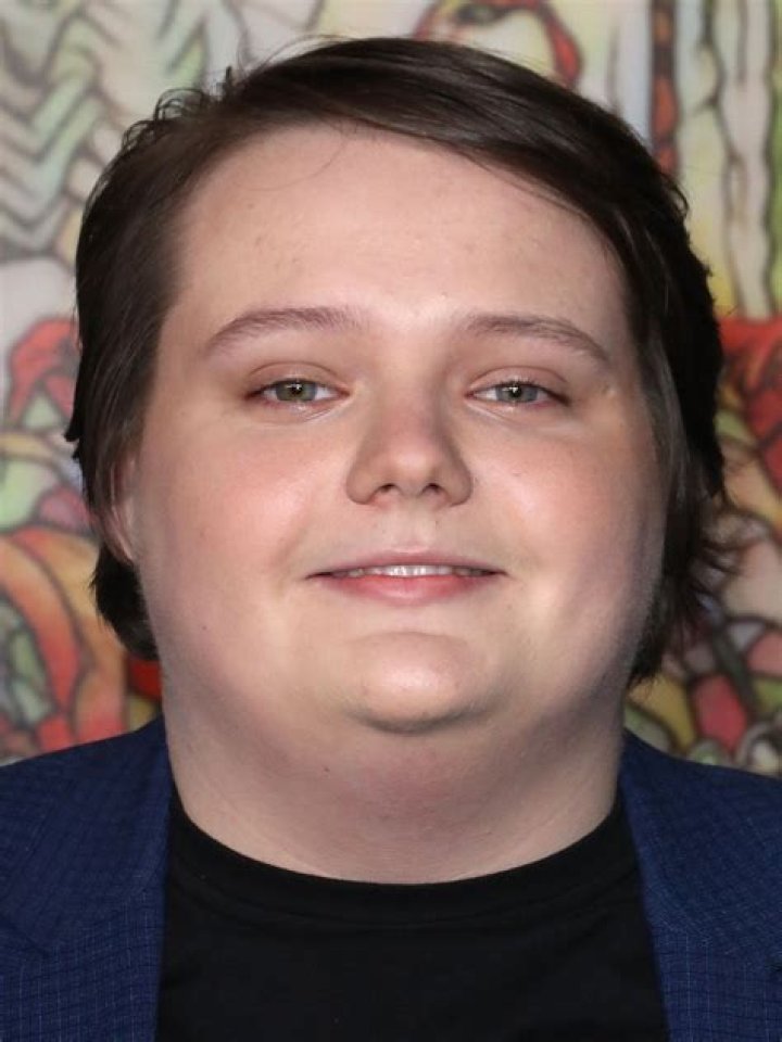 PEN15: Dylan Gage Age, Wiki, Biography, Height – How Old Tall Is Dylan Gage?