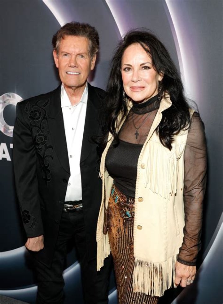 Randy Travis: Wife, net worth, tattoos, smoking & body facts