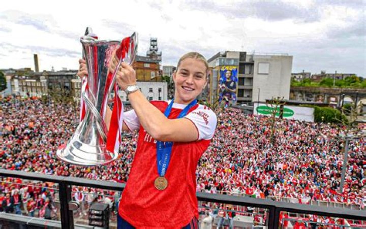 Rene Russo: Early Life, Career, Husband & Net Worth