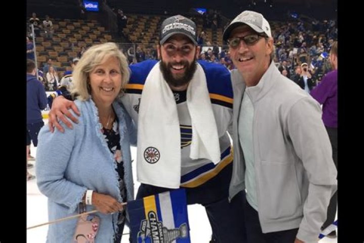 Robert Bortuzzo Age, Wiki, Biography, Wife, Children, Salary, Net Worth, Parents
