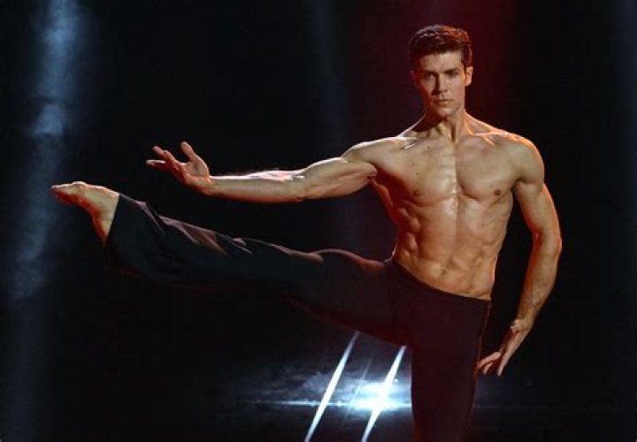 Roberto Bolle Age, Wikipedia, Biography, Height, Weight, Net Worth and more