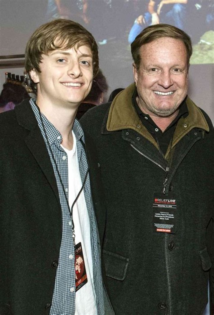 Ron Burkle’s Son Andrew Burkle Bio, Wiki, Age, Suicide, Parents, Family, Net Worth, Job, Wife, Obituary, Funearal and Instagram
