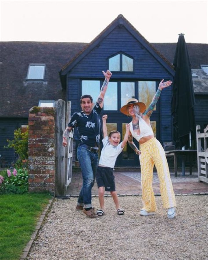 Sammi Jefcoate Husband Anton Jefcoate And Married Life