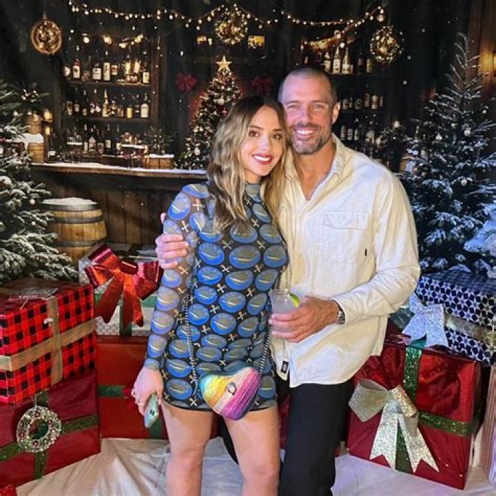 Sara Weinshenk Age: How Old Is She?