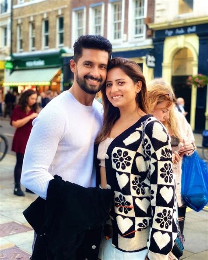 Sargun Mehta- Biography, Age, Net Worth, Husband, Height