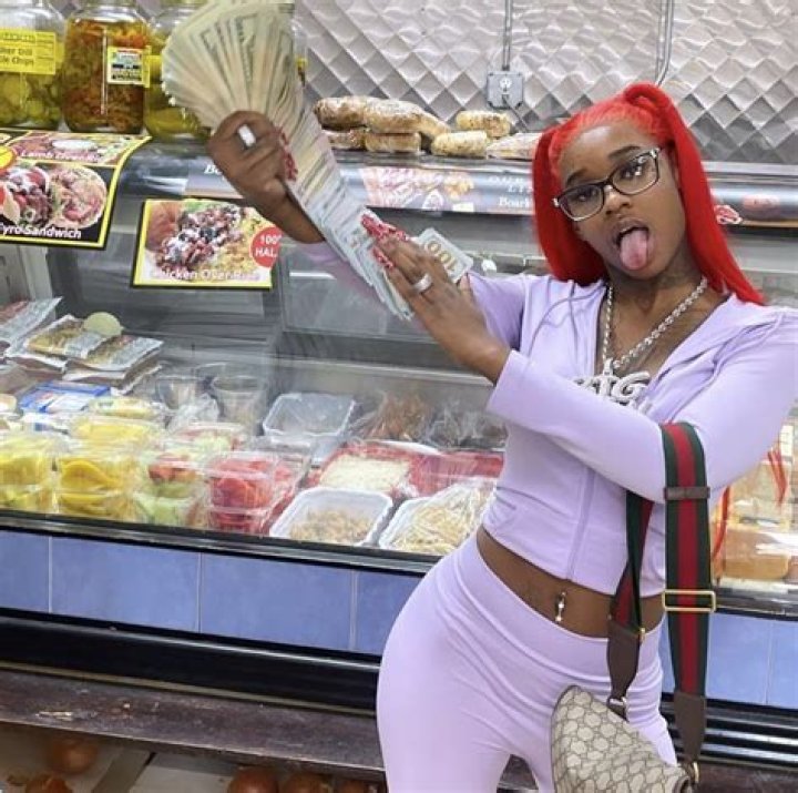 Sexyy Red Biography: Boyfriend, Age, Songs, Net Worth, Instagram, Son, Height, Baby Father