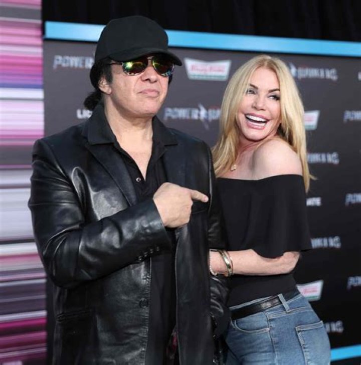 Shannon Tweed – Bio, Age, Sister, Net Worth, Gene Simmons Wife