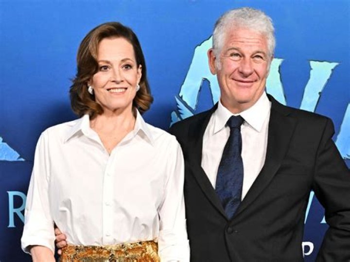 Sigourney Weaver Husband: She Is Married To Jim Simpson, Family And Net Worth