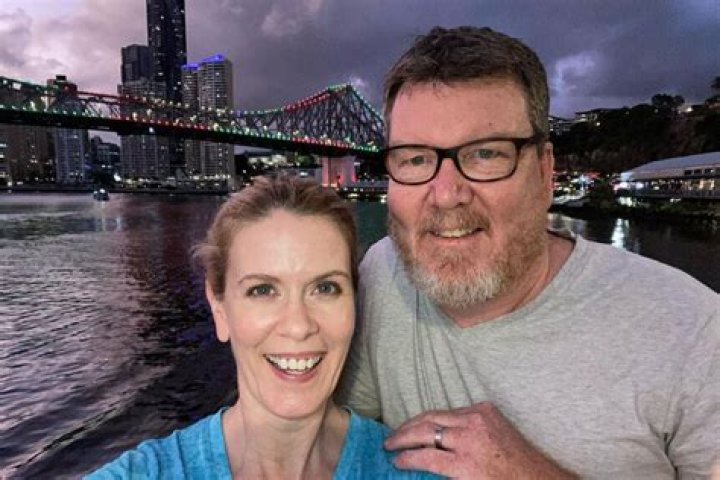 Simon Van Kempen Bio, Age, Height, Education, Family, Wife, Son, and Net Worth