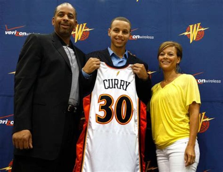 Sonya Curry – Age, Ethnicity & Height of Dell Curry’s Wife