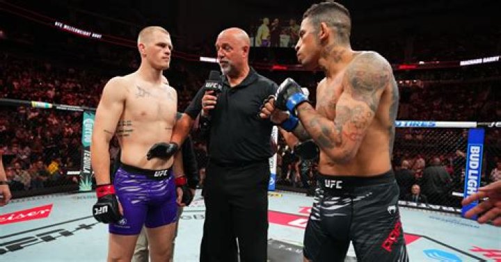 Stephen Thompson (fighter) Biography, Age, Height, Image, Wife, Brother, Net Worth, Carlos Machado, UFC fights, And Record