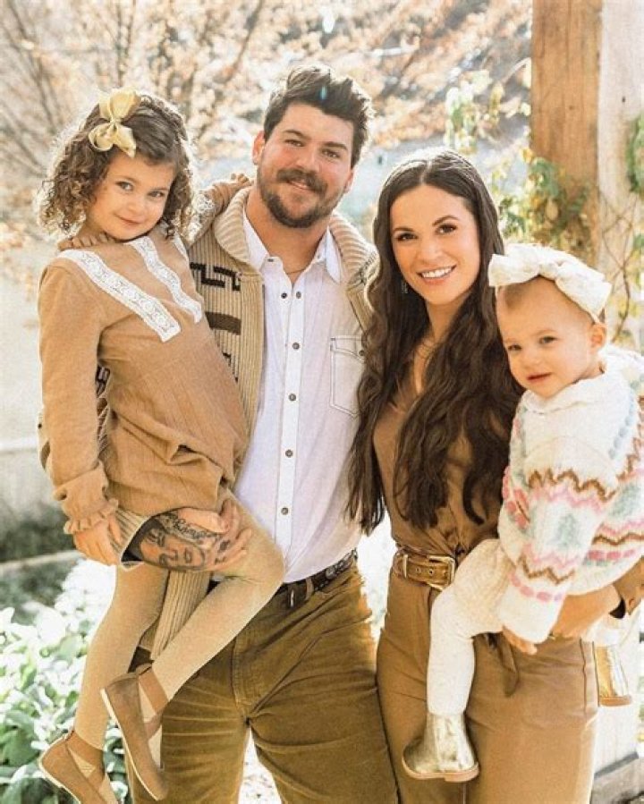 Taylor Lewan Has Two Daughters With His Wife Taylin Gallacher, Family Tree And Ethnicity