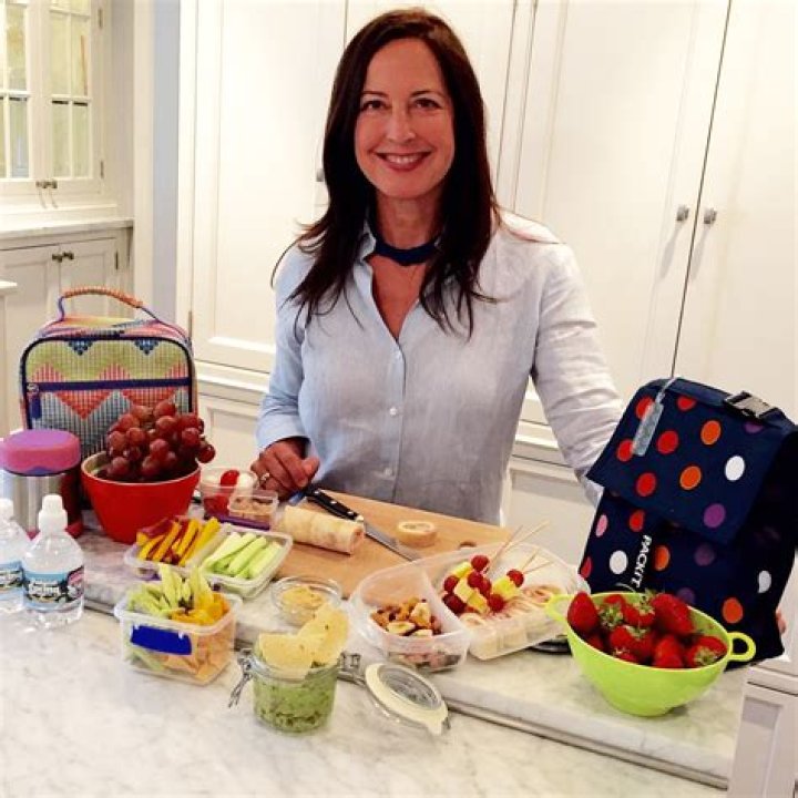 The Untold Truth Of Bobby Flay’s Ex-Wife – Debra Ponzek