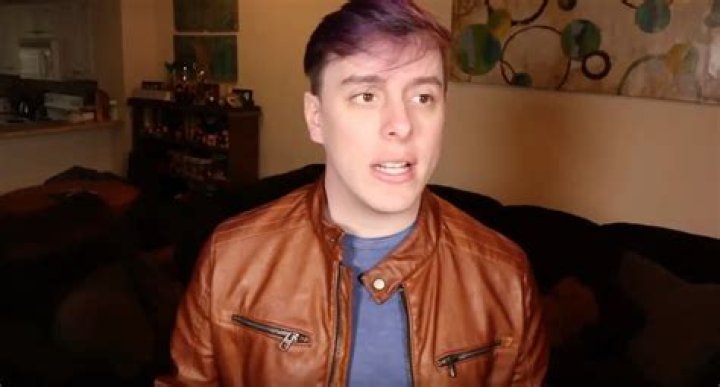 Thomas Sanders Biography: Partner, Net Worth, Twitter, Wife, Age, Instagram, Vines, Girlfriend, YouTube, Merch, TikTok, Songs, Wikipedia, Story Time